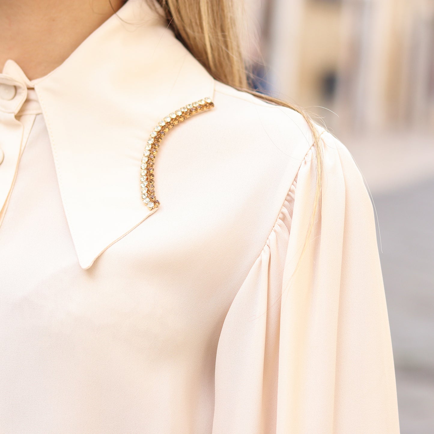 blusa con colletto di strass Gaudì Champagne