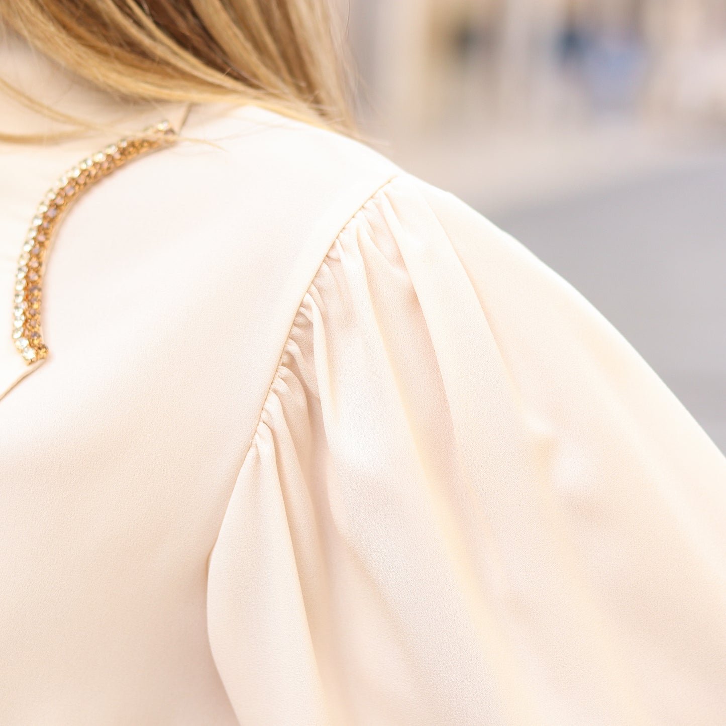 blusa con colletto di strass Gaudì Champagne