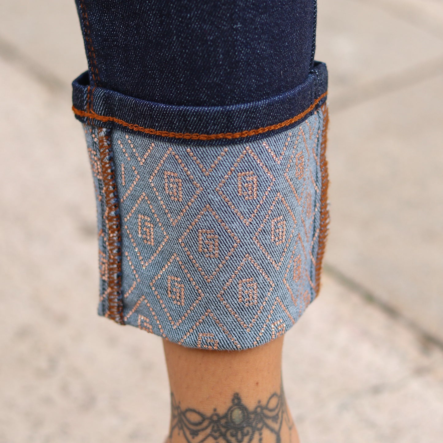 jeans skinny GAUDì con applicazione strass